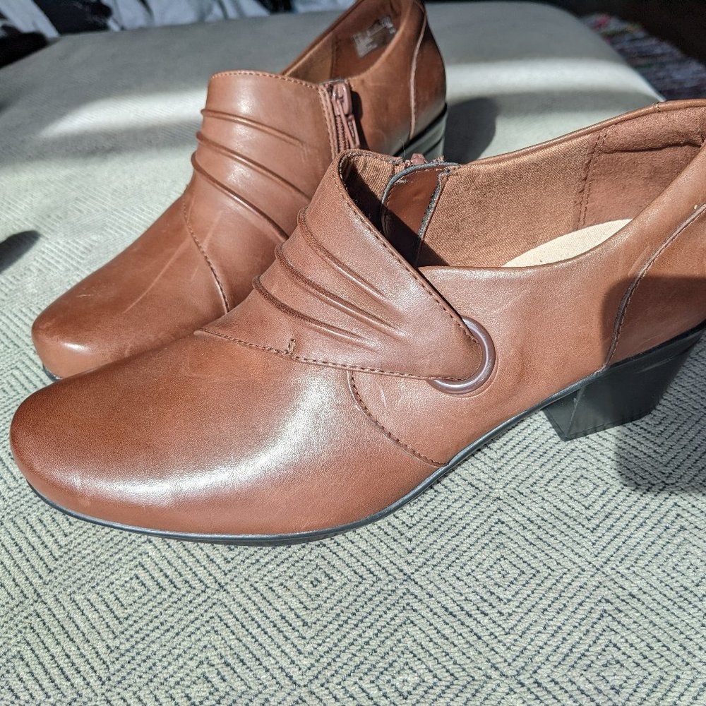 NWT Clarks Brown Leather Emsile Willa Shoes